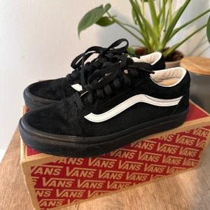 Old school vans pig suede blk/blk/wh women’s size 7.5